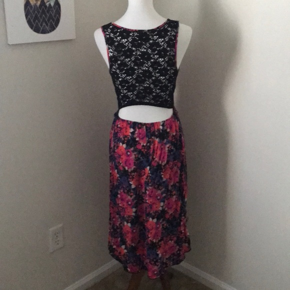 High-Low Dress - Picture 2 of 3